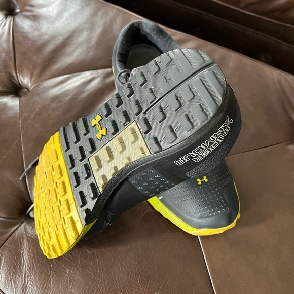 Under Armour Men’s Charged Sneakers Size 9 - Picture 4 of 4